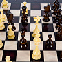 Шахматный ларец с янтарными фигурами "Царский" 48х48 см, фотография 7. Интернет-магазин ЛАВКА ПОДАРКОВ